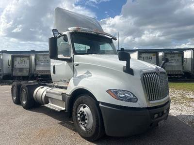 International LT625 Day Cab Truck - Cummins 430HP, 10 Speed Automatic