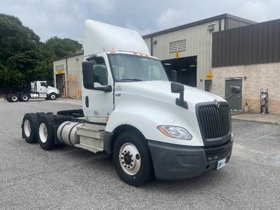International LT625 Day Cab Truck - Cummins 430HP, 10 Speed Automatic
