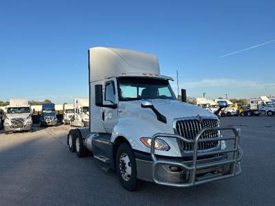 International LT625 Day Cab Truck - Cummins 500HP, 18 Speed Automatic
