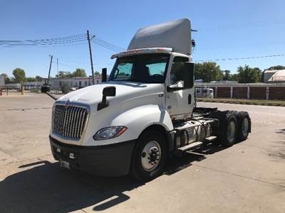 International LT625 Day Cab Truck - Cummins 430HP, 10 Speed Automatic