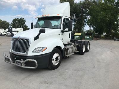 International LT625 Day Cab Truck - Cummins 430HP, 10 Speed Automatic