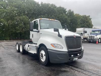 International LT625 Day Cab Truck - Cummins 450HP, 12 Speed Automatic