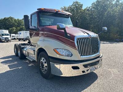 International LT625 Day Cab Truck - Cummins 450HP, 10 Speed Manual