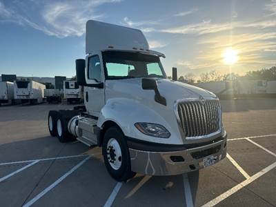 International LT625 Day Cab Truck - 430HP, 10 Speed Automatic