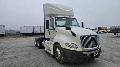 International LT625 Day Cab Truck - Cummins 450HP, 12 Speed Automatic