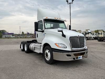 International LT625 Day Cab Truck - Cummins 450HP, 12 Speed Automatic