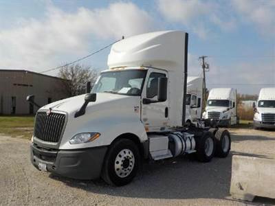 International LT625 Day Cab Truck - 400HP, 12 Speed Automatic