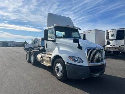 International LT625 Day Cab Truck - Cummins 430HP, 10 Speed Automatic