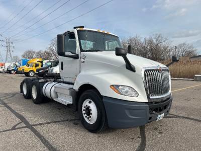 International LT625 Day Cab Truck - Cummins 450HP, 13 Speed Automatic