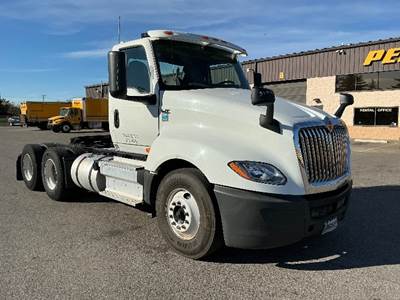 International LT625 Day Cab Truck - 430HP, 10 Speed Automatic