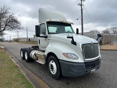 International LT625 Day Cab Truck - 430HP, 12 Speed Automatic
