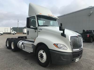 International LT625 Day Cab Truck - 430HP, 10 Speed Automatic