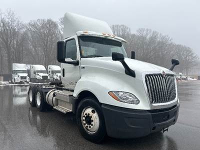 International LT625 Day Cab Truck - 430HP, 10 Speed Automatic