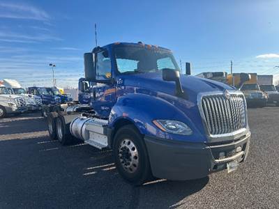 International LT625 Day Cab Truck - Cummins 430HP, 10 Speed Manual