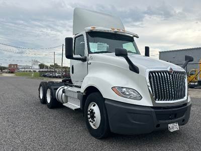 International LT625 Day Cab Truck - 430HP, 10 Speed Automatic