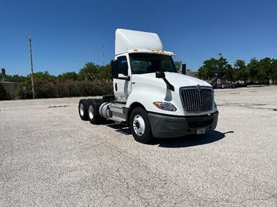 International LT625 Day Cab Truck - 430HP, 10 Speed Automatic