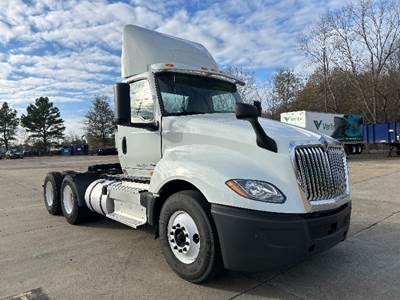 International LT625 Day Cab Truck - 430HP, 10 Speed Automatic