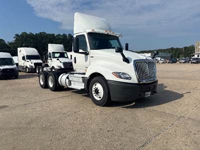 International LT625 Day Cab Truck - 430HP, 10 Speed Automatic