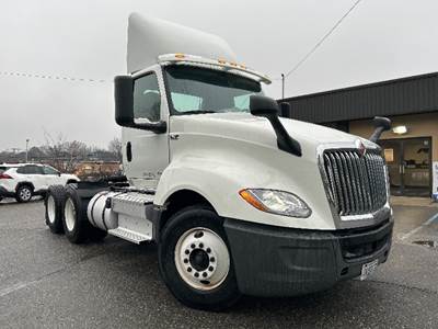 International LT625 Day Cab Truck - 430HP, 10 Speed Automatic