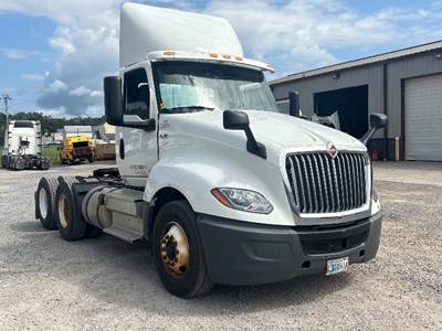 International LT625 Day Cab Truck - 430HP, 10 Speed Automatic
