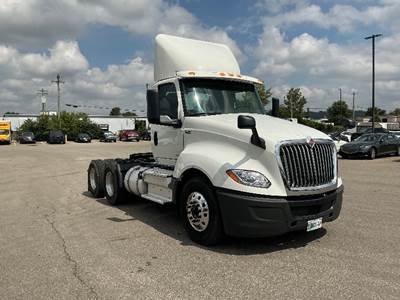 International LT625 Day Cab Truck - 430HP, 10 Speed Automatic