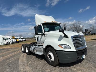 International LT625 Day Cab Truck - 430HP, 10 Speed Automatic