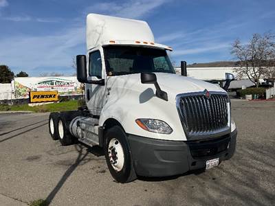 International LT625 Day Cab Truck - 430HP, 10 Speed Automatic