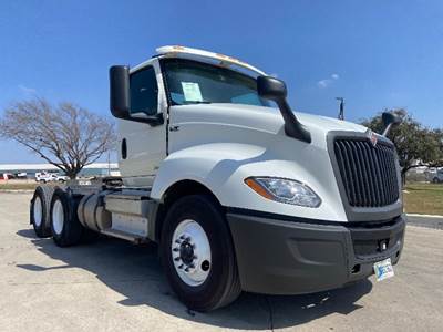 International LT625 Day Cab Truck - 430HP, 12 Speed Automatic