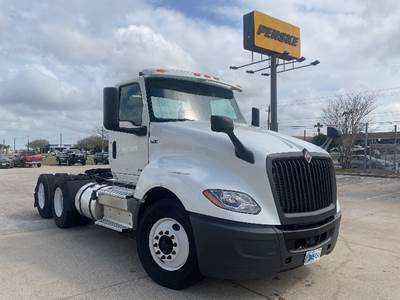 International LT625 Day Cab Truck - 430HP, 12 Speed Automatic