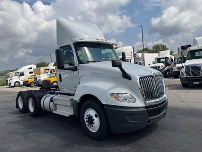 International LT625 Day Cab Truck - 430HP, 10 Speed Automatic