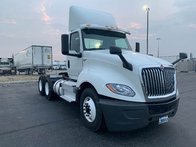 International LT625 Day Cab Truck - 430HP, 10 Speed Automatic