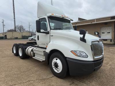 International LT625 Day Cab Truck - 430HP, 10 Speed Automatic