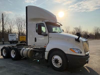 International LT625 Day Cab Truck - Cummins 430HP, 10 Speed Automatic
