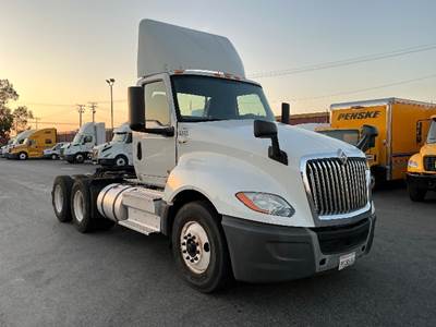 International LT625 Day Cab Truck - Cummins 450HP, 13 Speed Manual