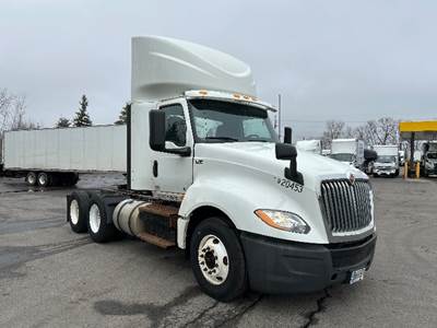 International LT625 Day Cab Truck - Cummins 430HP, 10 Speed Automatic