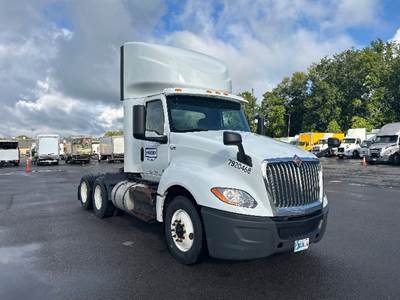 International LT625 Day Cab Truck - Cummins 430HP, 10 Speed Automatic
