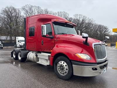 International LT625 Day Cab Truck - Cummins 450HP, 12 Speed Automatic