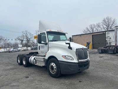 International LT625 Day Cab Truck - 430HP, 10 Speed Automatic