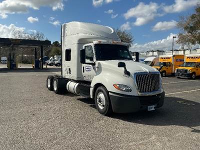International LT625 Day Cab Truck - Cummins 430HP, 10 Speed Automatic