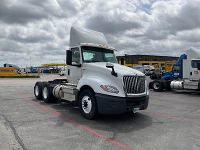 International LT625 Day Cab Truck - 430HP, 10 Speed Automatic