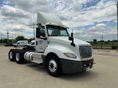 International LT625 Day Cab Truck - Cummins 430HP, 10 Speed Automatic