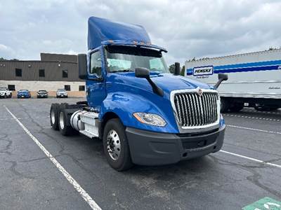 International LT625 Day Cab Truck - 430HP, 10 Speed Automatic