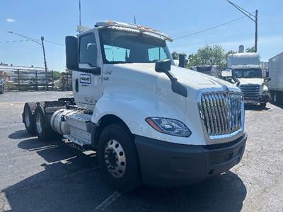 International LT625 Day Cab Truck - 430HP, 12 Speed Automatic