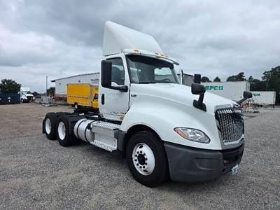 International LT625 Day Cab Truck - 430HP, 10 Speed Automatic