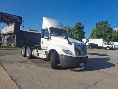 International LT625 Day Cab Truck - 430HP, 10 Speed Automatic