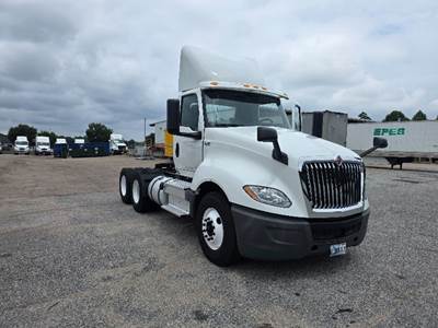 International LT625 Day Cab Truck - 430HP, 10 Speed Automatic
