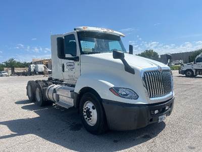International LT625 Day Cab Truck - 430HP, 10 Speed Automatic