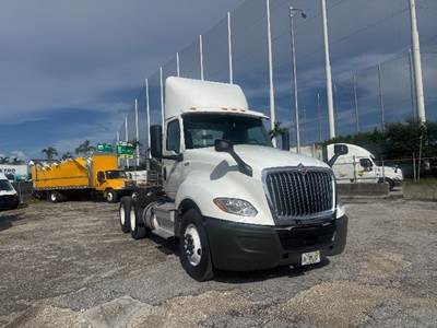 International LT625 Day Cab Truck - 430HP, 10 Speed Automatic