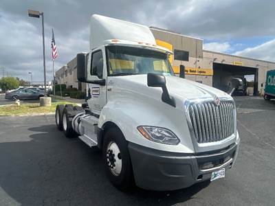 International LT625 Day Cab Truck - 430HP, 10 Speed Automatic