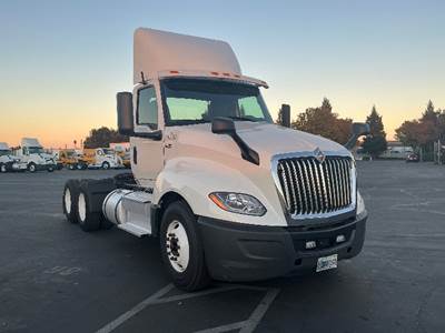 International LT625 Day Cab Truck - Cummins 450HP, 10 Speed Automatic